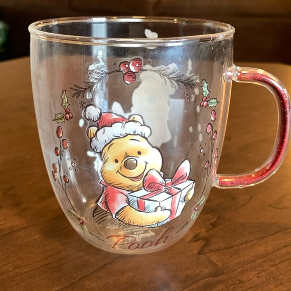 Disney Christmas Winnie the Pooh with Presents Glass Mug Glitter Handle - Picture 1 of 5